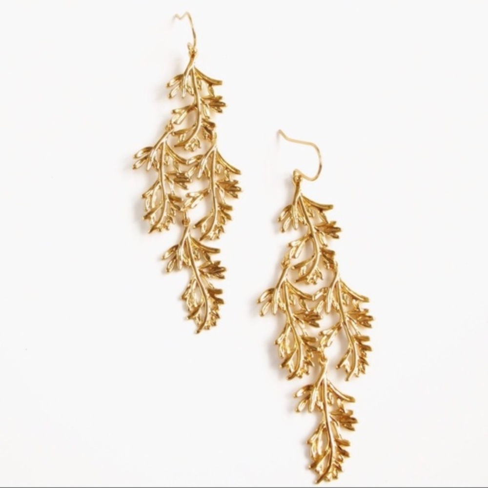 :: Stella & Dot Grace Chandeliers Gold Earrings - Picture 4 of 7